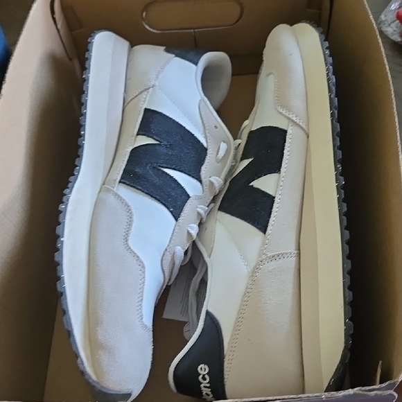 New Balance Men's White and Black Sneakers - Picture 3 of 6